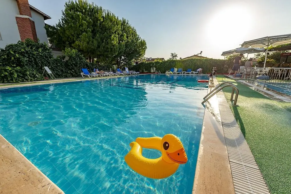 Alibabam Apart Hotel Κουσάντασι 2*,